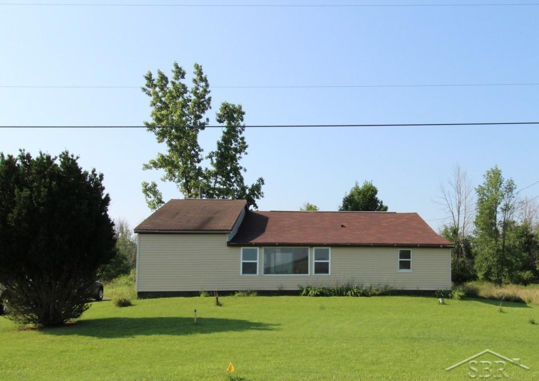 2471 Whites Beach Road Standish, MI 48658 - Photo 2 of 9 50060019-1.JPG