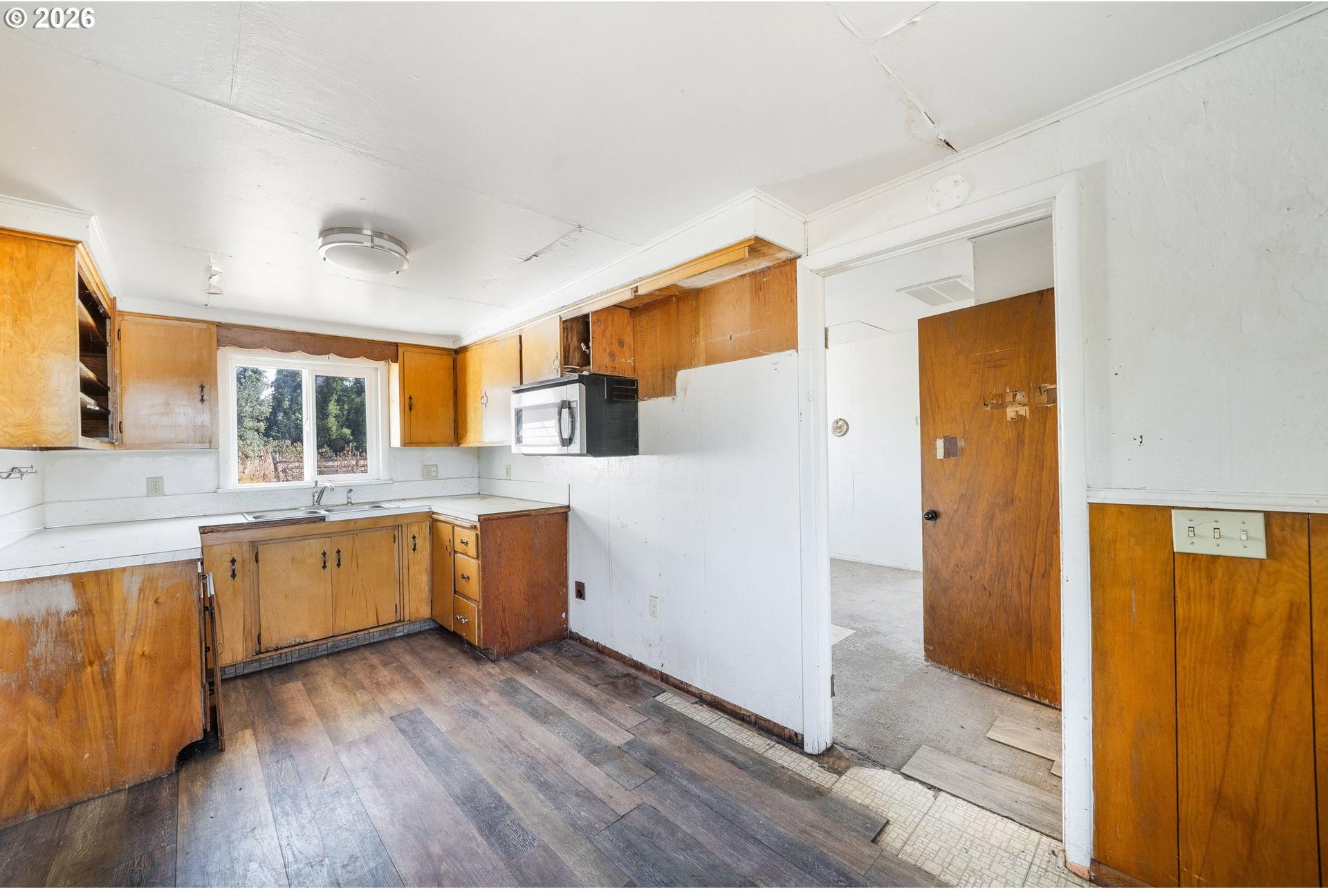 38542 Dexter Road Dexter, OR 97431 - Photo 6 of 16 Gallery Image 6