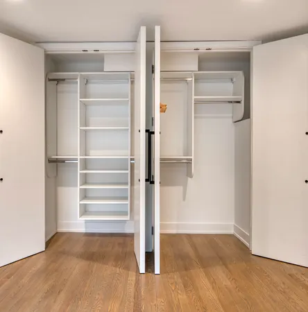 $4,200 | 227 East Walton Place, Unit 8W, Chicago, IL 60611