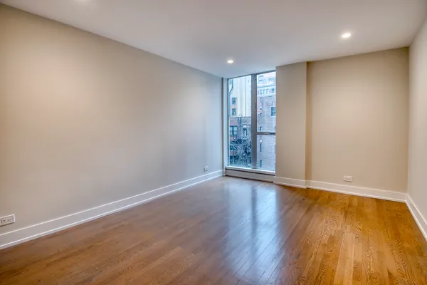 $4,200 | 227 East Walton Place, Unit 8W, Chicago, IL 60611