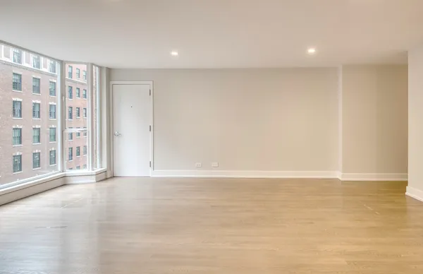 $4,200 | 227 East Walton Place, Unit 8W, Chicago, IL 60611