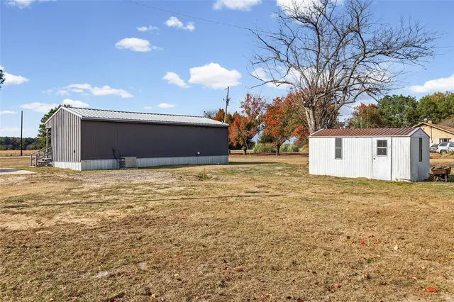 a view of an outdoor space