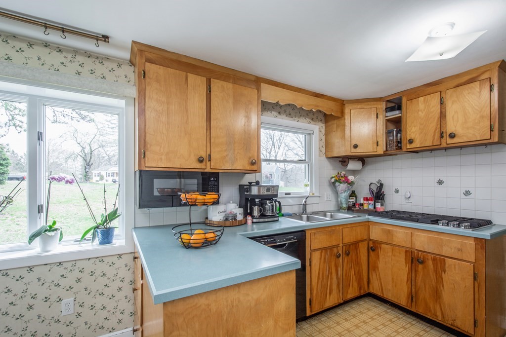 78 Shore Road Ashland, MA 01721 - Photo 11 of 27