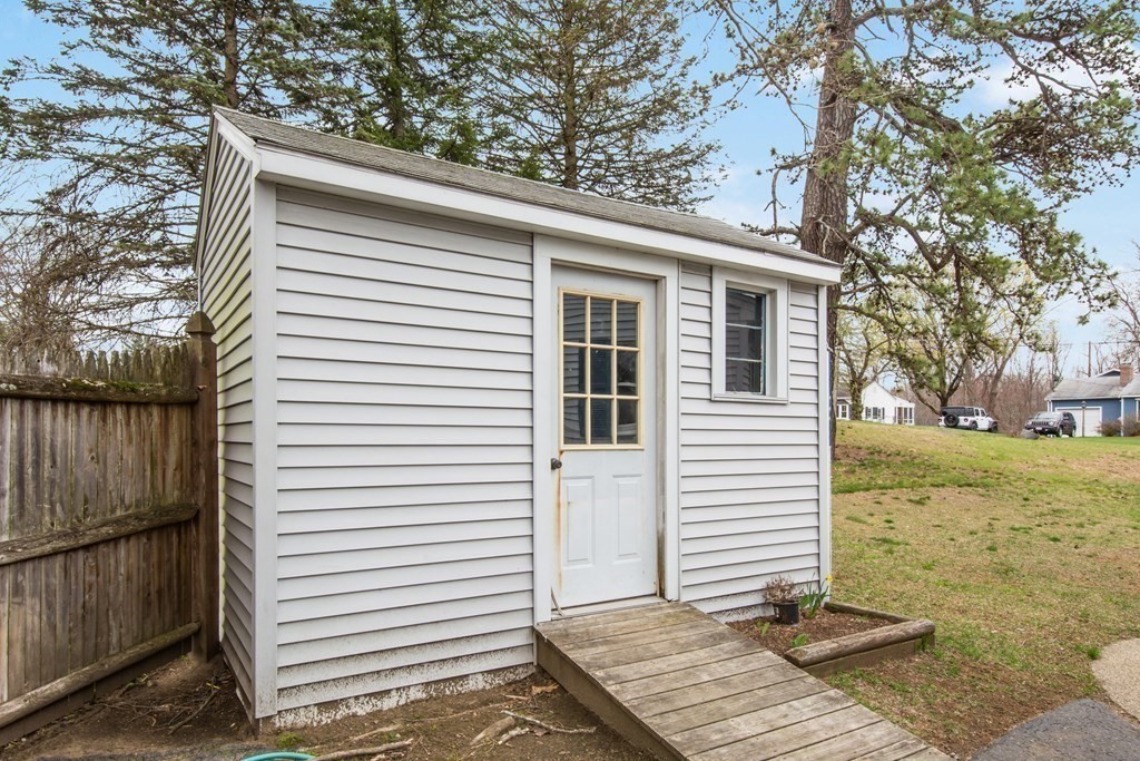 78 Shore Road Ashland, MA 01721 - Photo 4 of 27