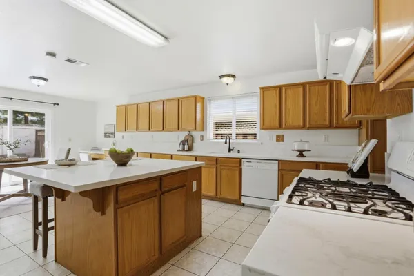 $875,000 | 2592 Glenview Drive, Hollister, CA 95023