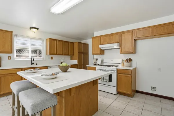 $875,000 | 2592 Glenview Drive, Hollister, CA 95023