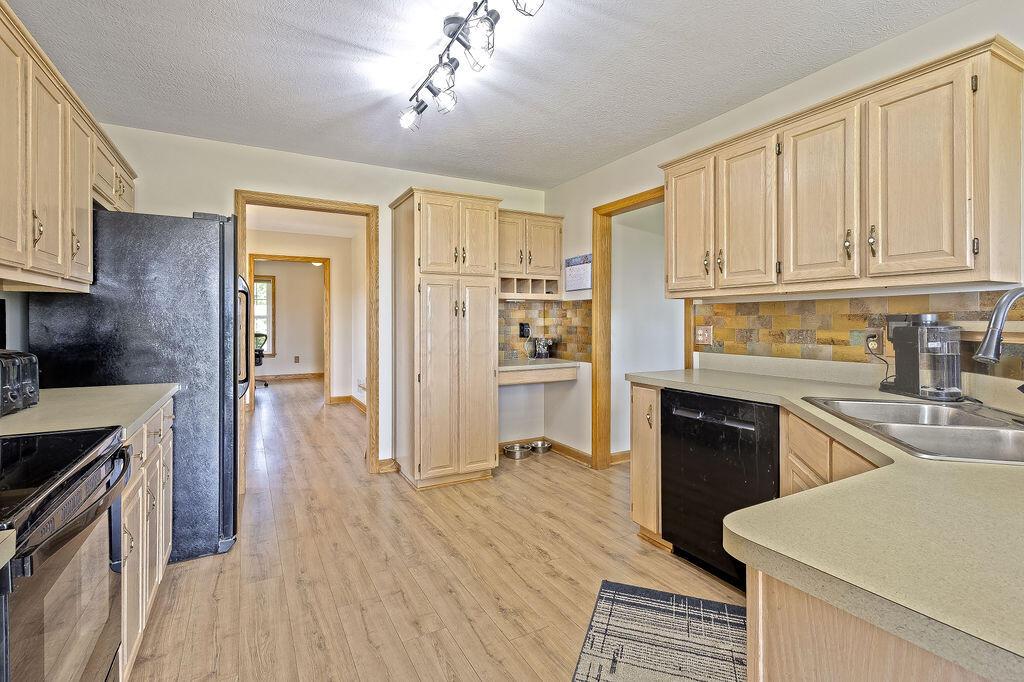 1050 Eckard Road Centerburg, OH 43011 - Photo 7 of 49
