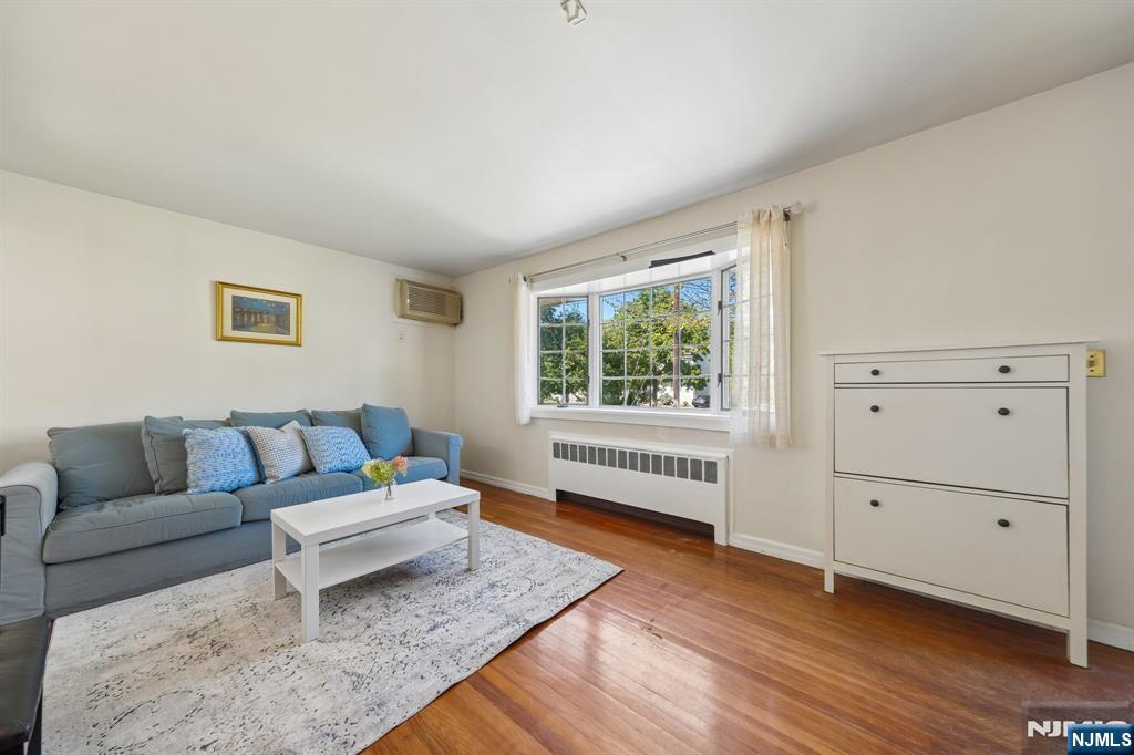 779 Newcomb Road Ridgewood, NJ 07450 - Photo 4 of 34 Gallery Image 4