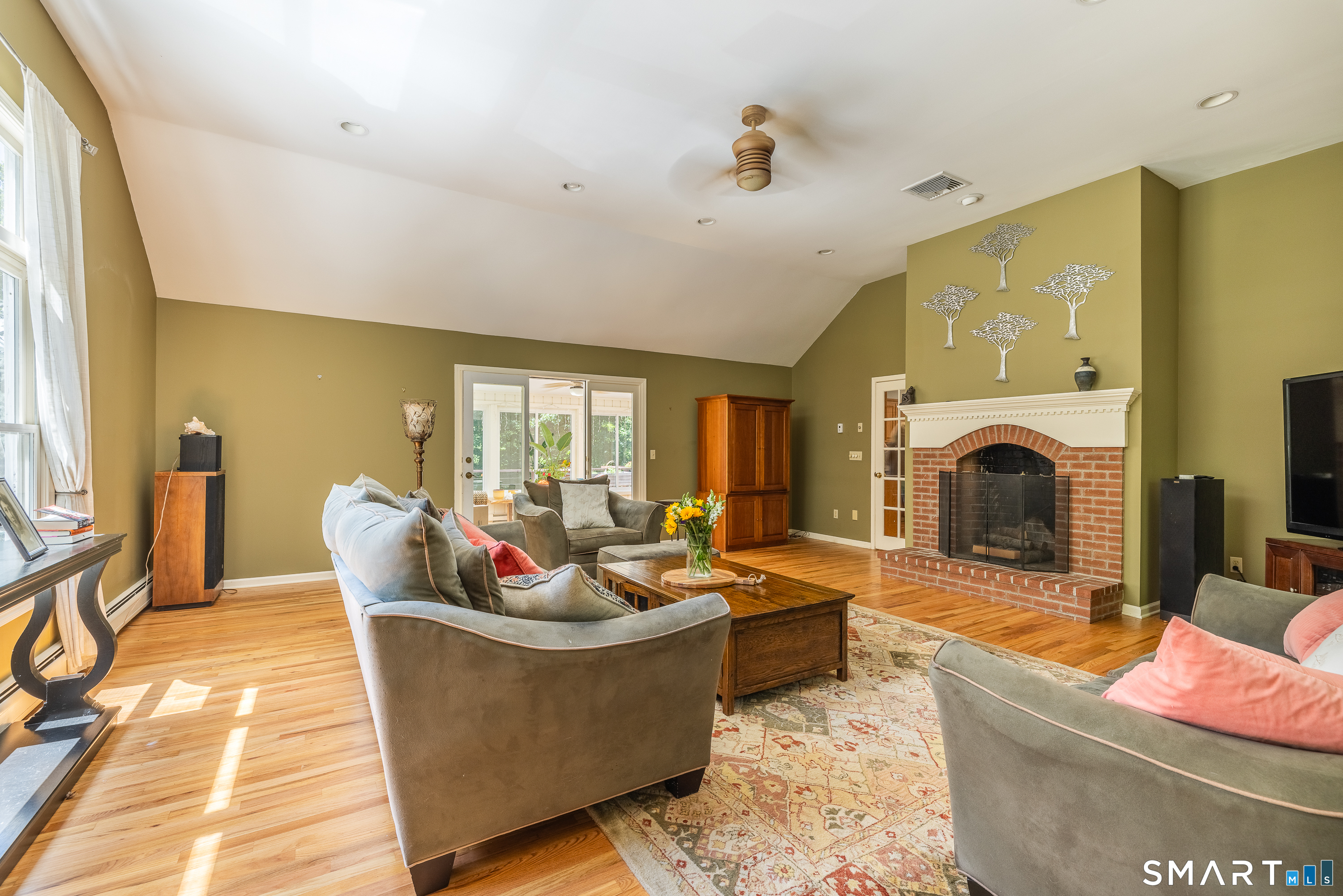 17 Sweet Meadow Road Newtown, CT 06470 - Photo 13 of 40