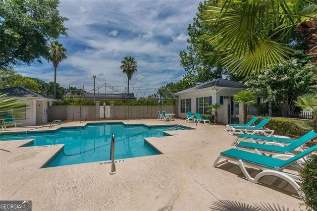 $350,000 | 122 South Island Square Drive, St. Simons, GA 31522