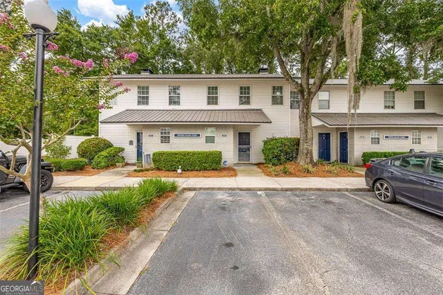 $350,000 | 122 South Island Square Drive, St. Simons, GA 31522