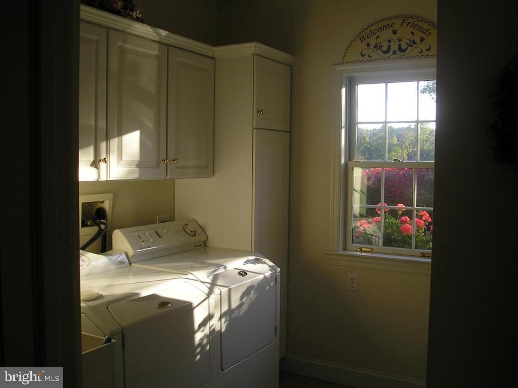 2465 Raleigh Drive Lancaster, PA 17601 - Photo 17 of 32 Gallery Image 17