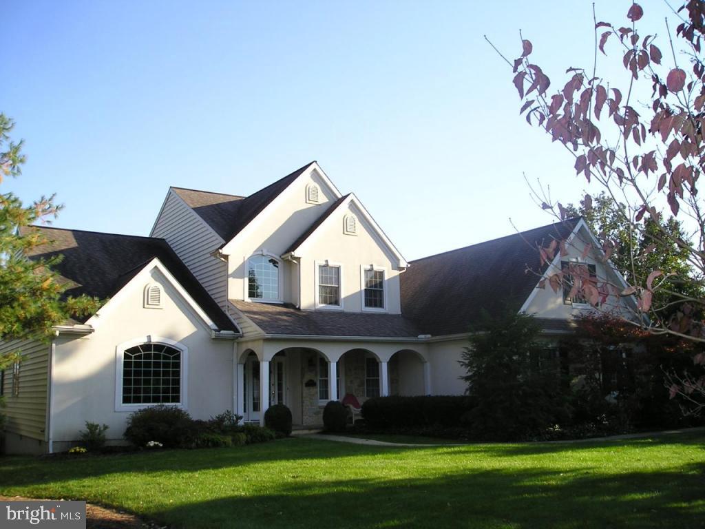 2465 Raleigh Drive Lancaster, PA 17601 - Photo 2 of 32 Gallery Image 2