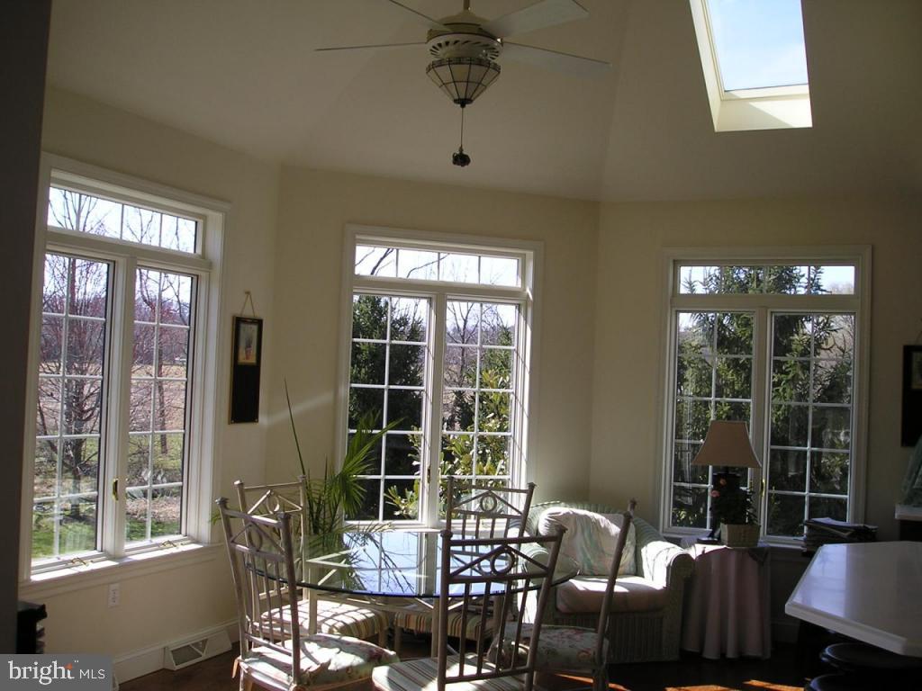 2465 Raleigh Drive Lancaster, PA 17601 - Photo 8 of 32 Gallery Image 8