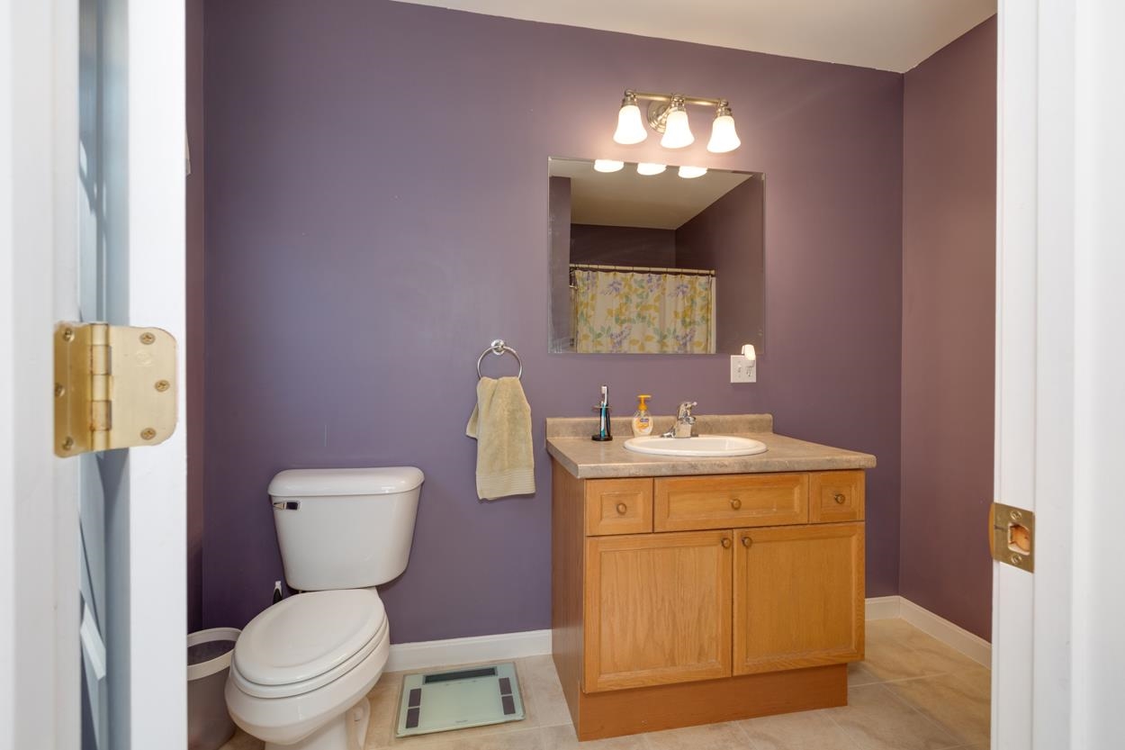 122 B High Range Road, Unit B Londonderry, NH 03053 - Photo 23 of 40
