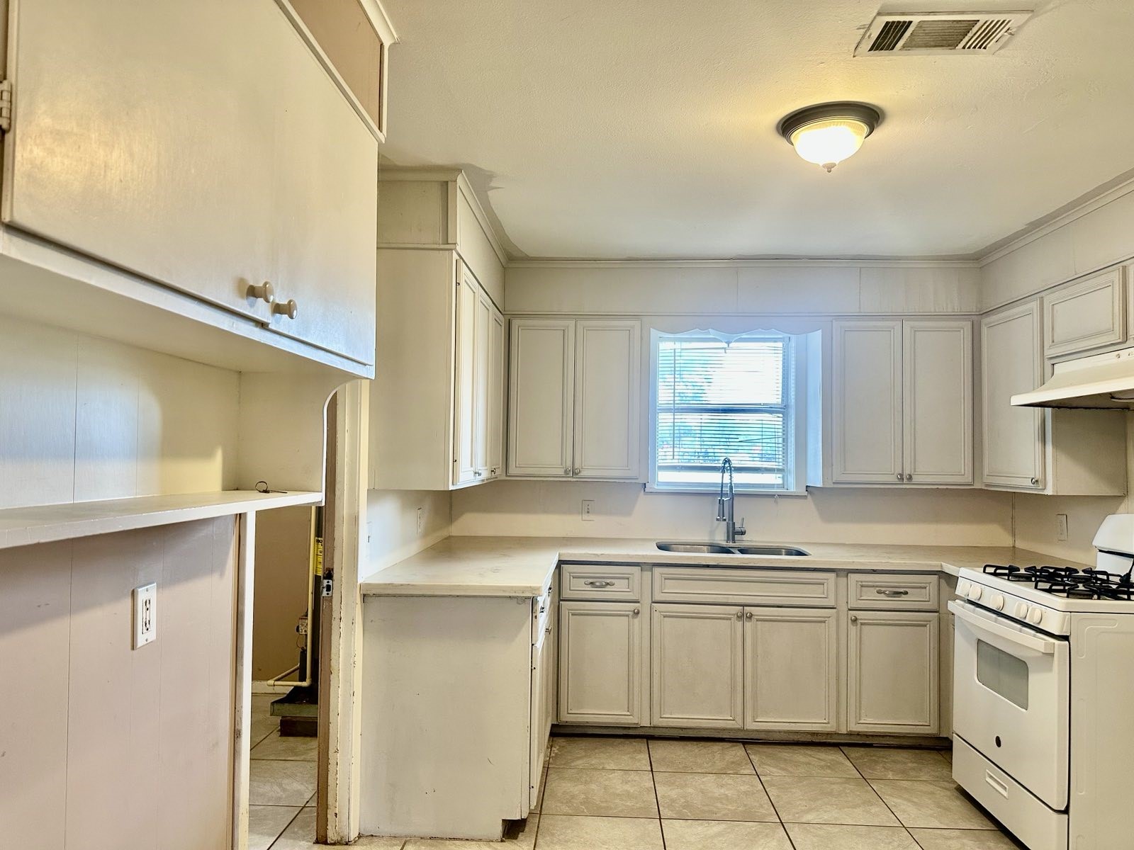 1100 Frost Street Rosenberg, TX 77471 - Photo 5 of 18