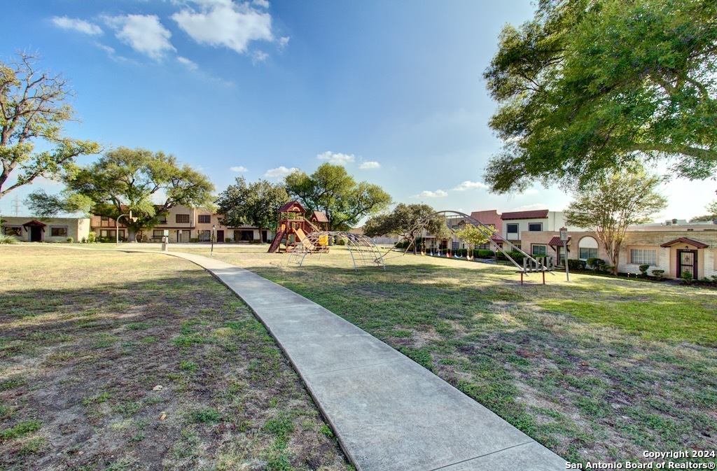 6810 Crown Ridge San Antonio, TX 78239 - Photo 8 of 34 a view of a park