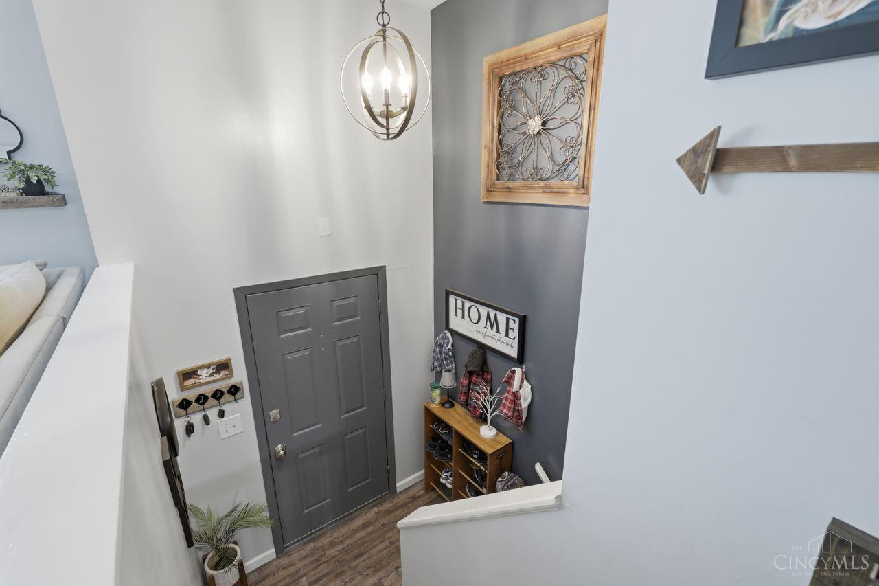 3170 Struble Road Cincinnati, OH 45251 - Photo 3 of 43