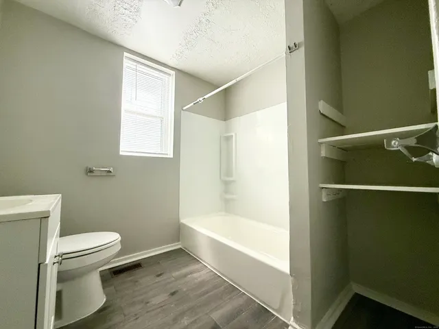 $2,250 | 700 Winchester Avenue, New Haven, CT 06511