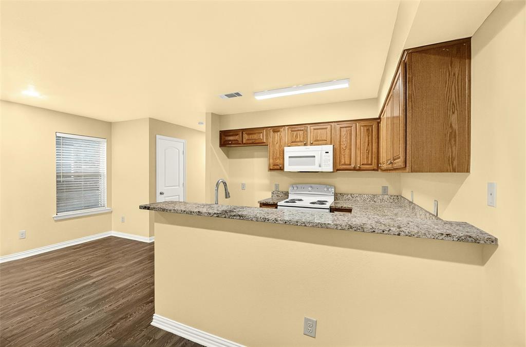 1716 South Waco Street Van Alstyne, TX 75495 - Photo 12 of 36