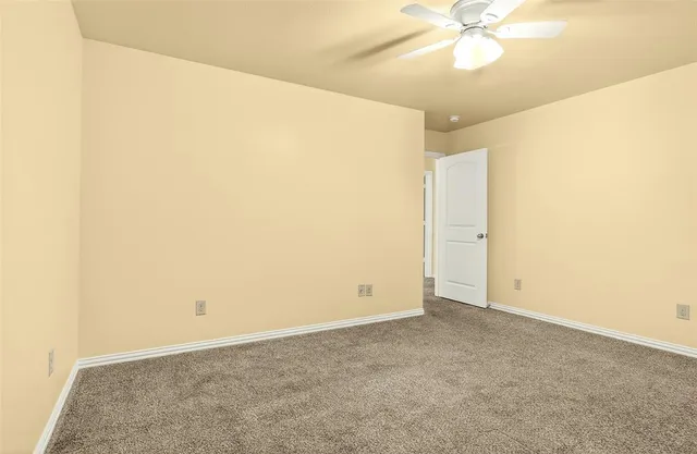 $1,695 | 1716 South Waco Street, Van Alstyne, TX 75495