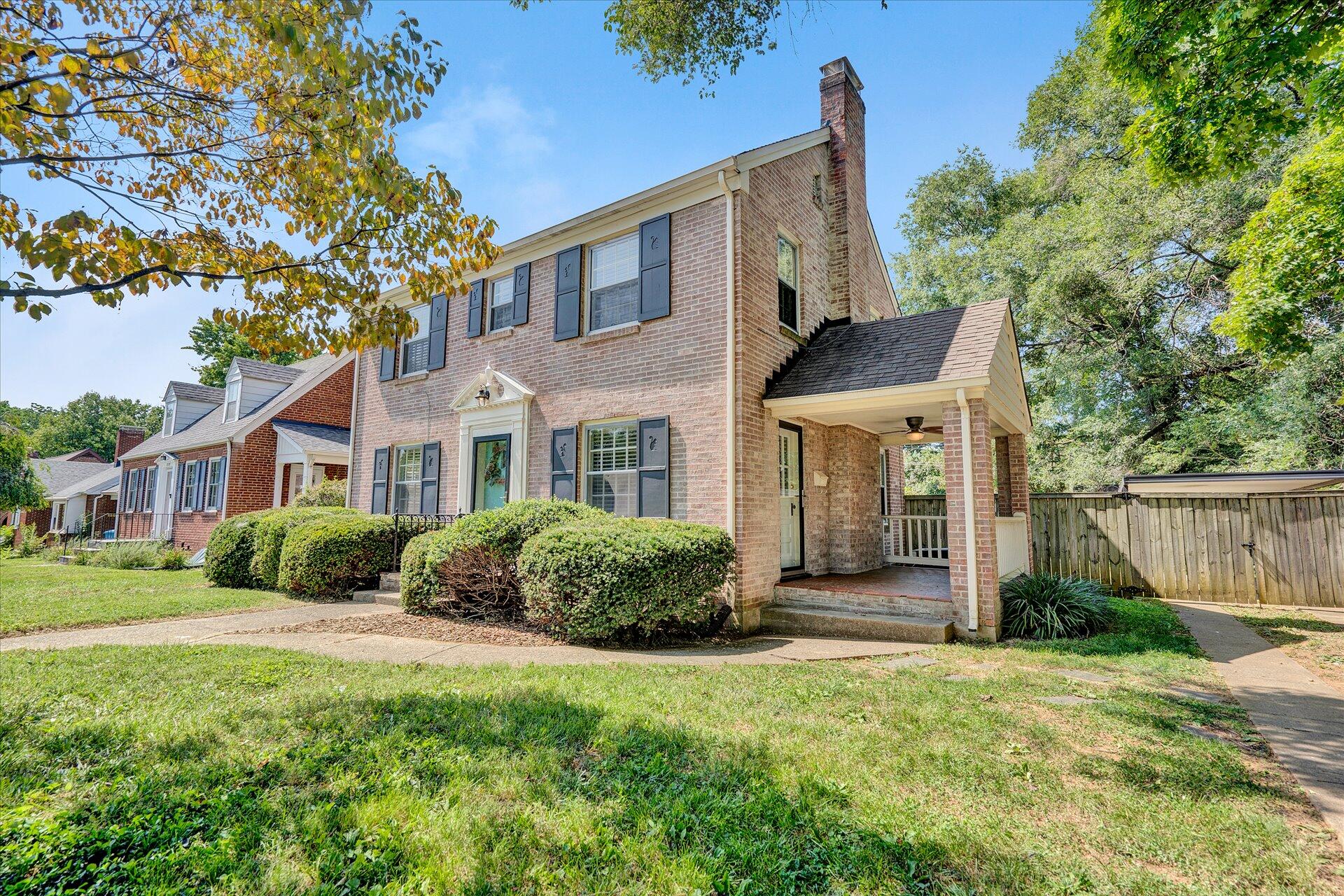 1715 Devon Road Southwest Roanoke, VA 24015 - Photo 1 of 38 Front