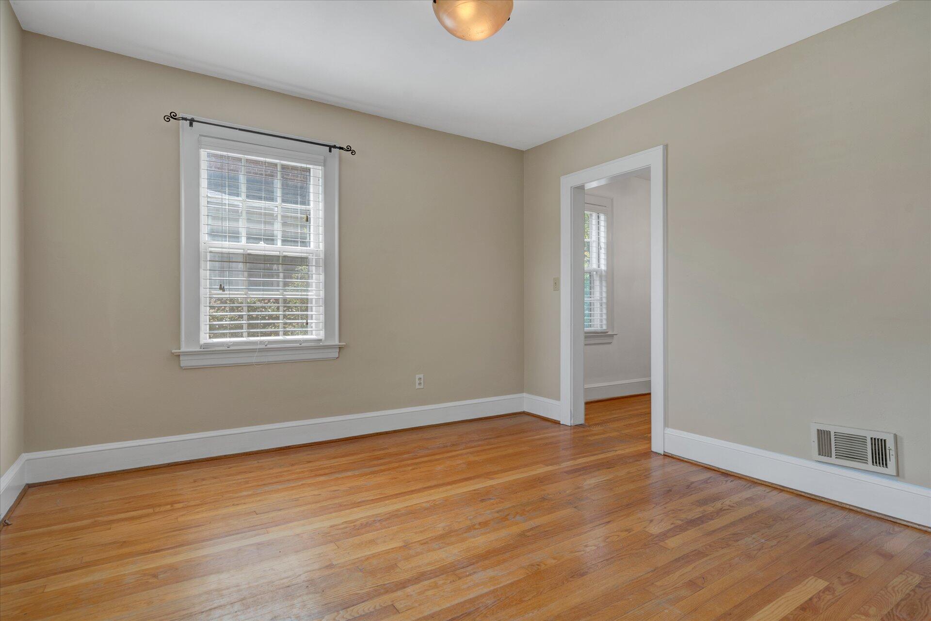 1715 Devon Road Southwest Roanoke, VA 24015 - Photo 11 of 38 08-DSC8318