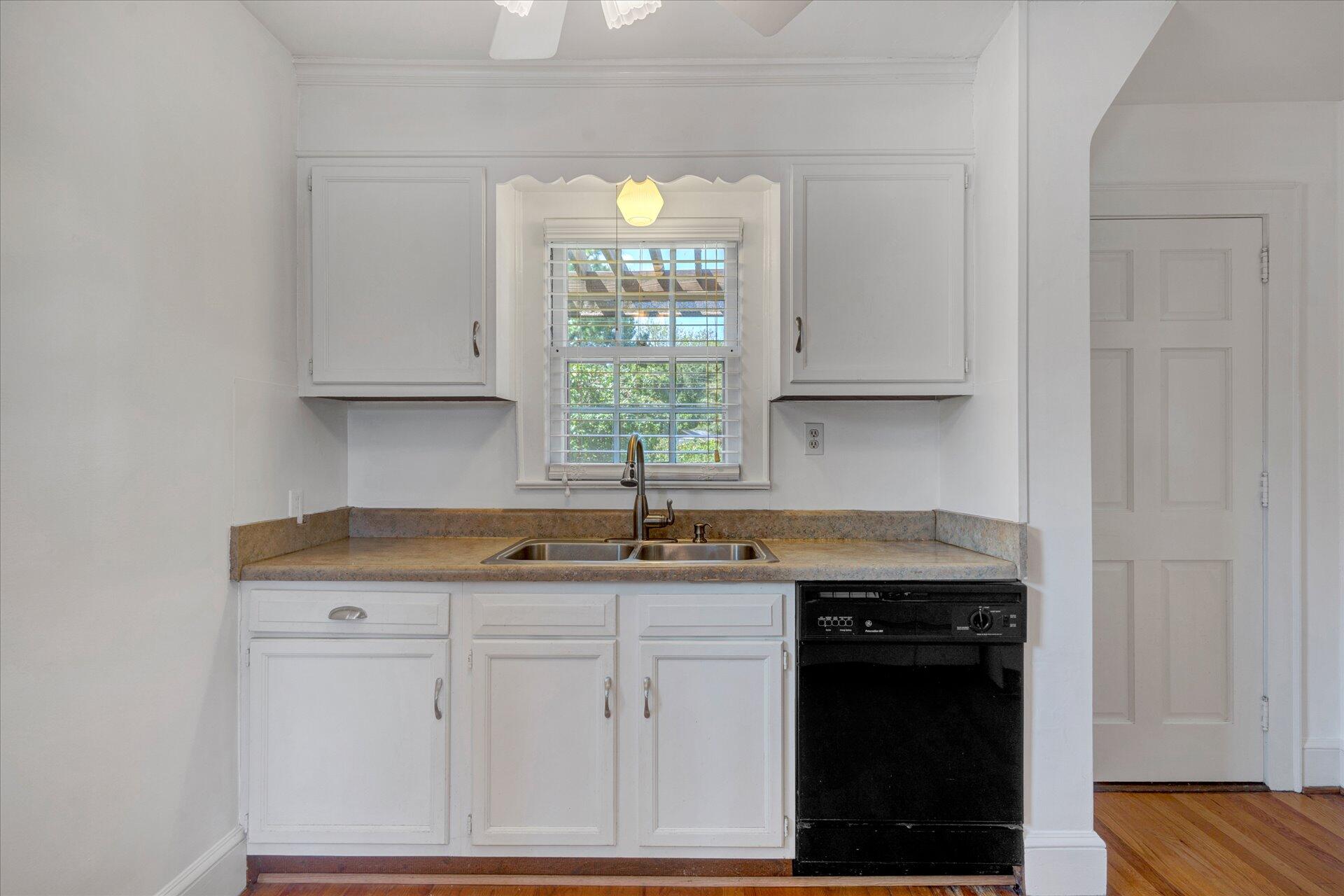1715 Devon Road Southwest Roanoke, VA 24015 - Photo 13 of 38 10-DSC8324