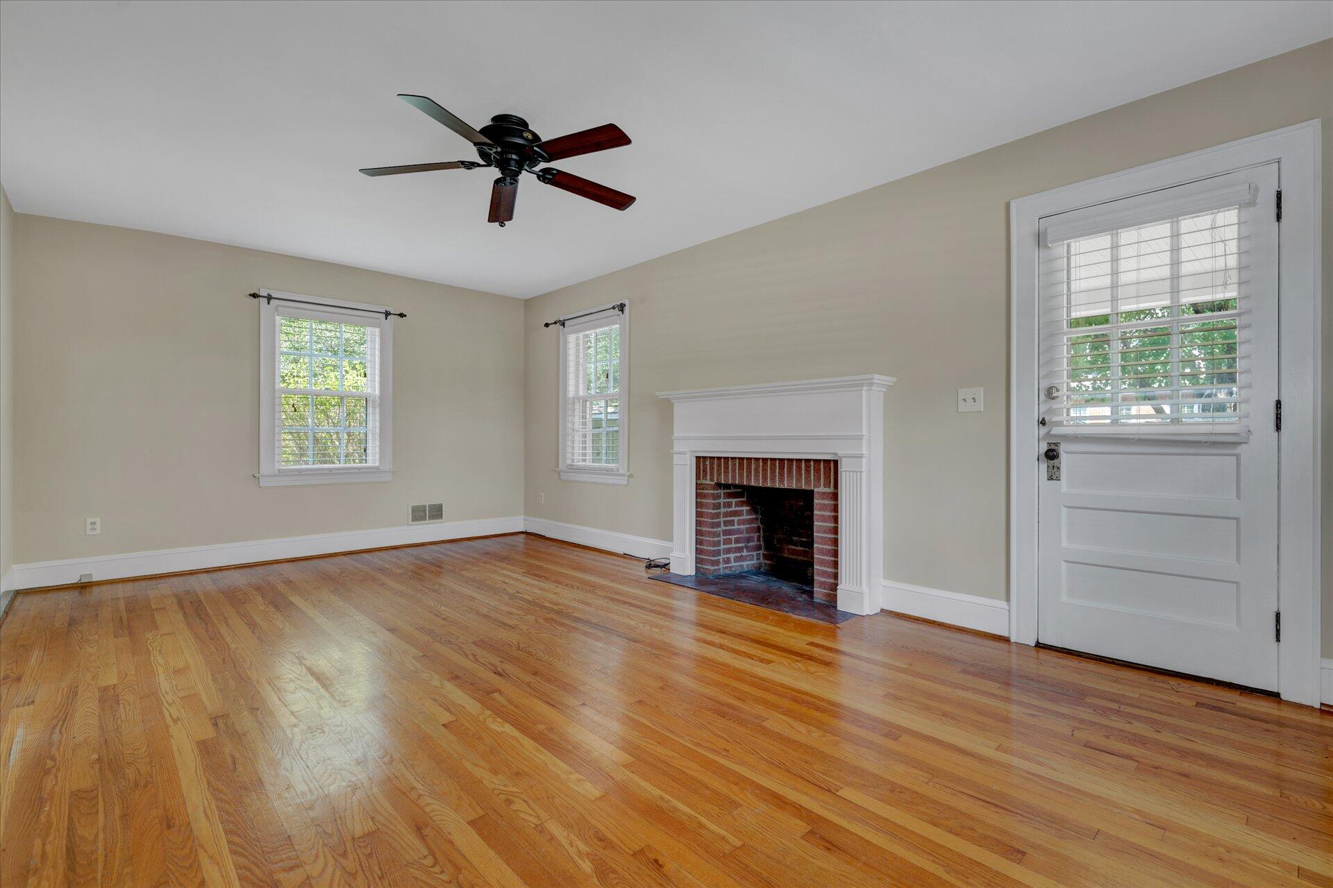 1715 Devon Road Southwest Roanoke, VA 24015 - Photo 7 of 38 04-DSC8306