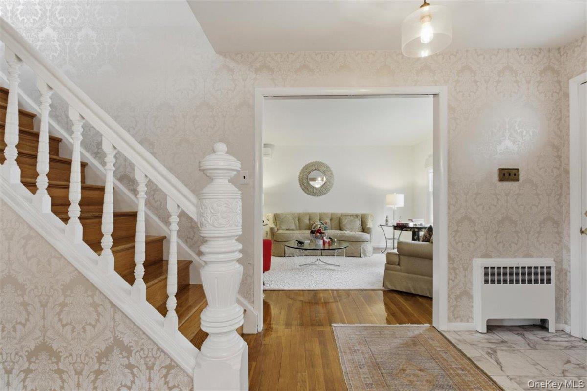 169 Canterbury Road White Plains, NY 10607 - Photo 3 of 27