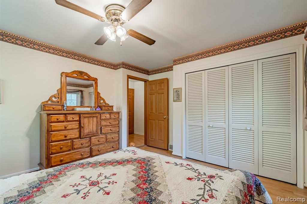 28012 Ridgebrook Road Farmington Hills, MI 48334 - Photo 23 of 43