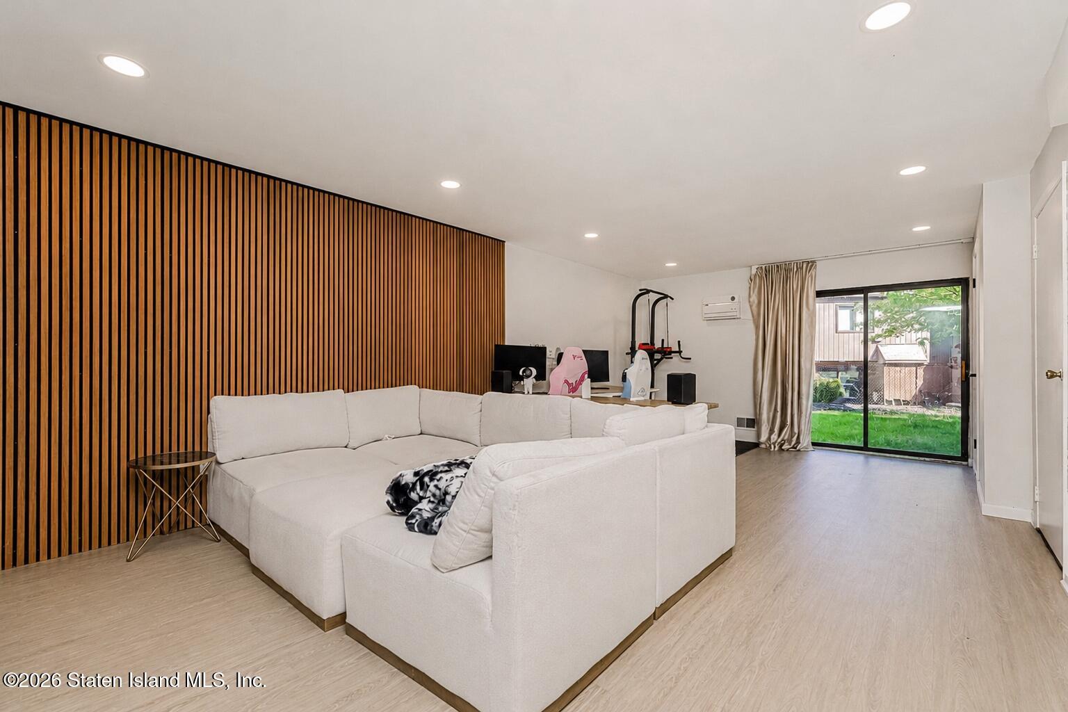 999 West Fingerboard Road Staten Island, NY 10304 - Photo 18 of 34 D3630EB8-8806-4B13-A147-D199CF0CD9AC