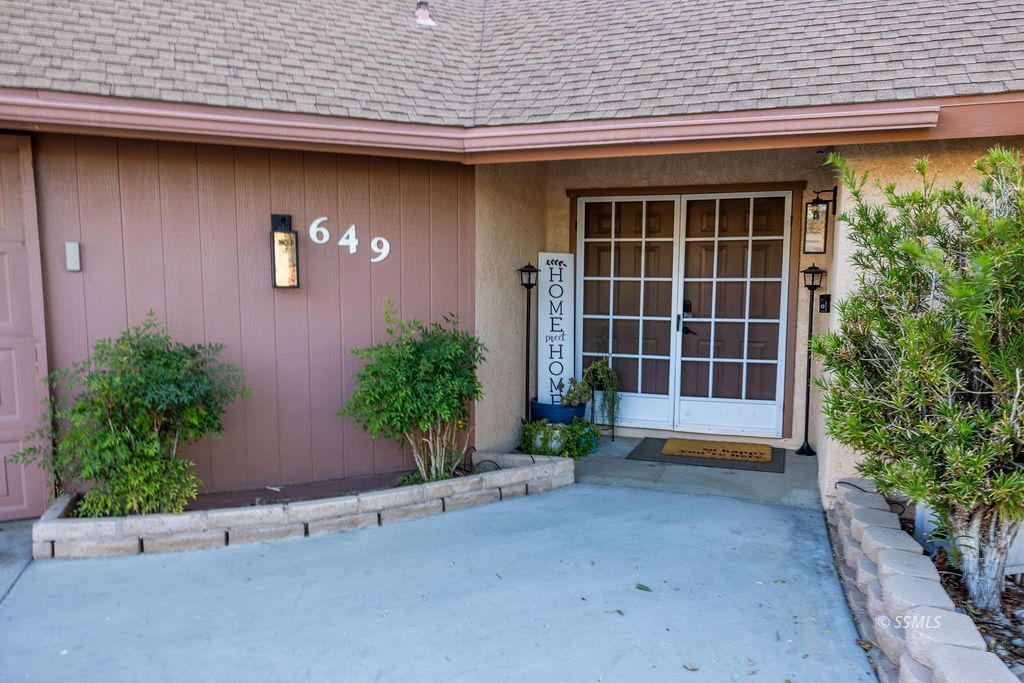649 Randall Street Ridgecrest, CA 93555 - Photo 6 of 48