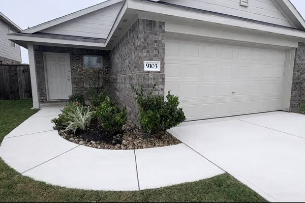 a view of a garage