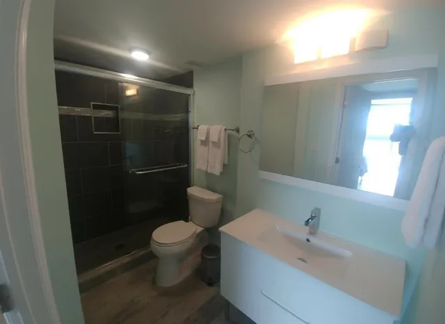 $959,000 | 2655 Collins Avenue, Unit 602, Miami Beach, FL 33140