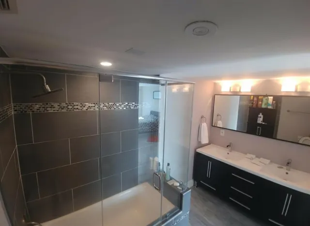 $959,000 | 2655 Collins Avenue, Unit 602, Miami Beach, FL 33140