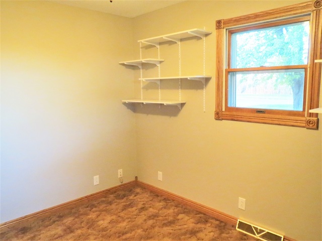 377 Penrose Road Dixon, IL 61021 - Photo 15 of 25 Gallery Image 15