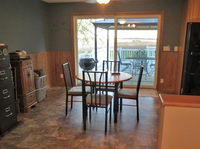 377 Penrose Road Dixon, IL 61021 - Photo 5 of 25 Gallery Image 5