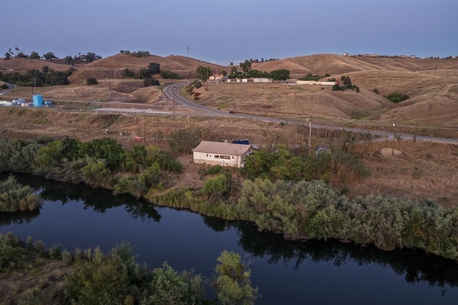 17839 North Friant Road Friant, CA 93626 - Photo 19 of 24 Gallery Image 19