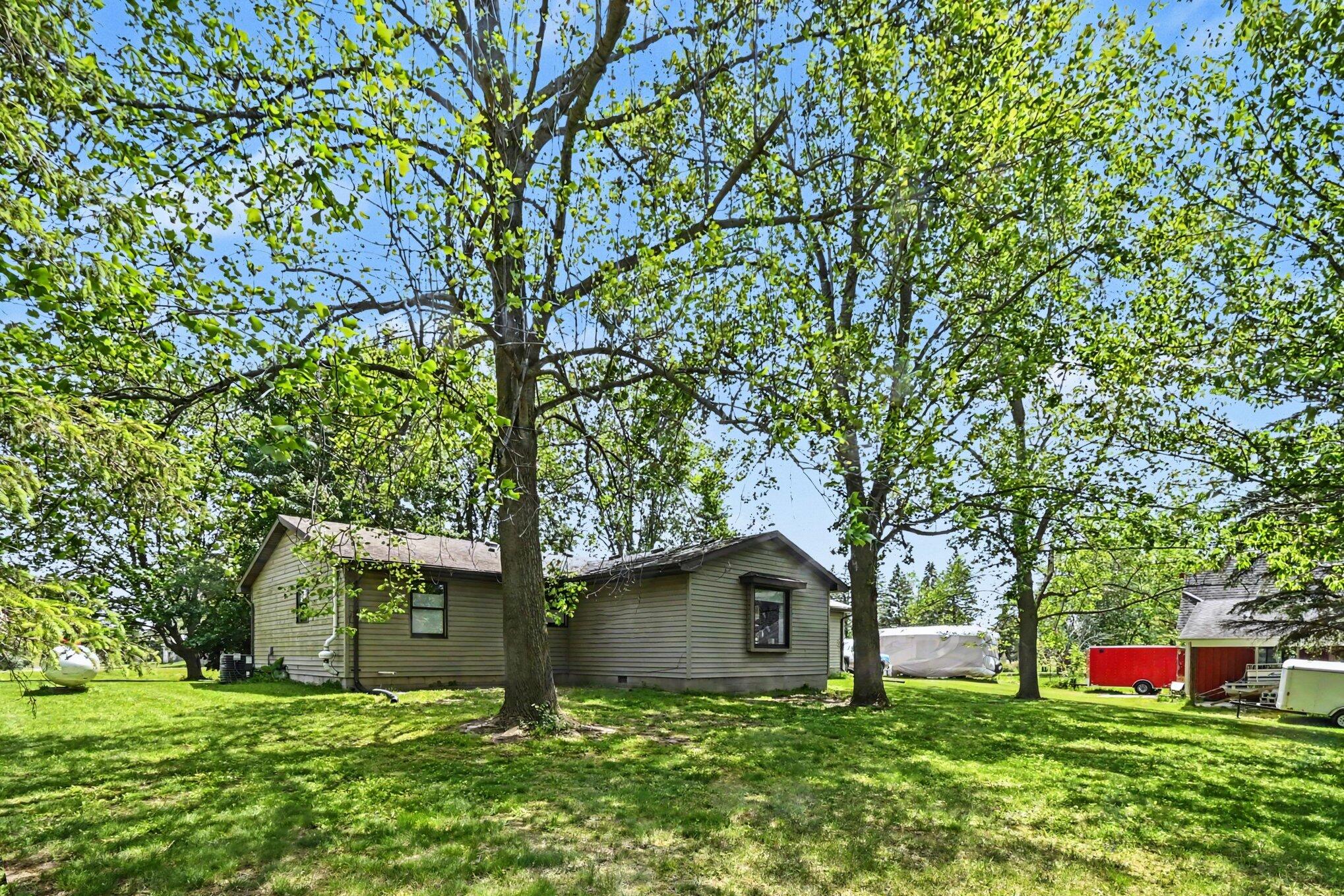 1691 North Michigan Road Eaton Rapids, MI 48827 - Photo 29 of 33 029_file_7036