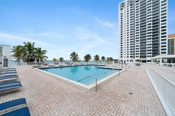 $4,300 | 2301 South Ocean Drive, Unit 2507, Hollywood, FL 33019