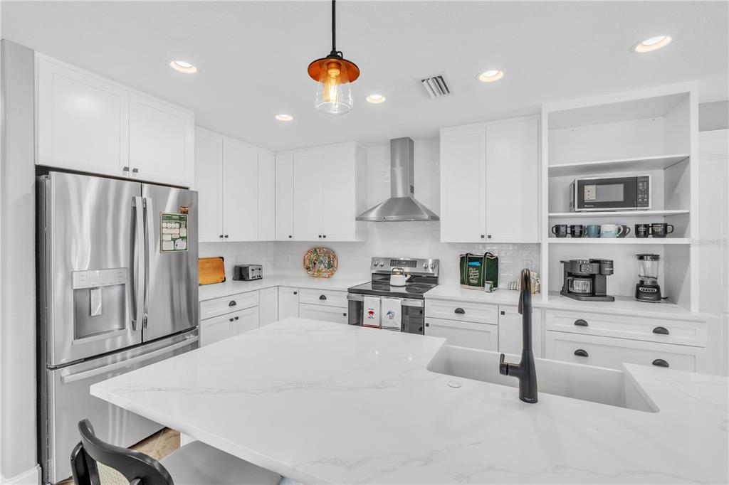 302 67th Street Holmes Beach, FL 34217 - Photo 14 of 38