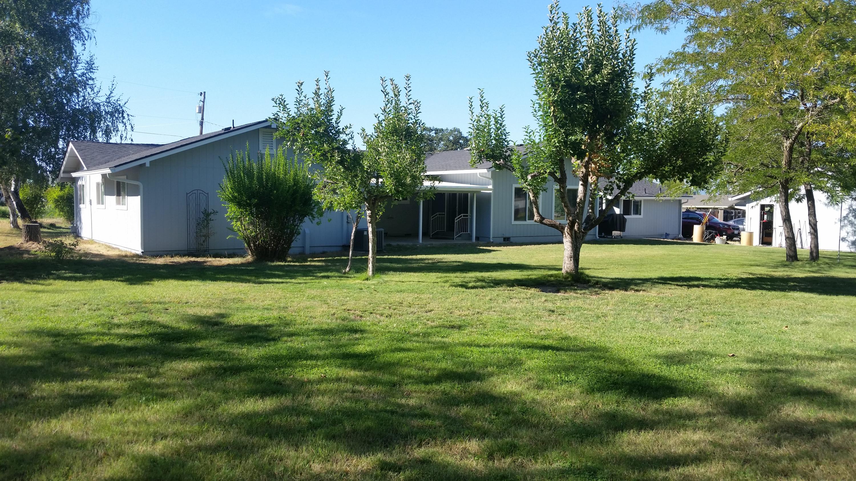 3372 Freeland Road Central Point, OR 97502 - Photo 5 of 37 Rear View