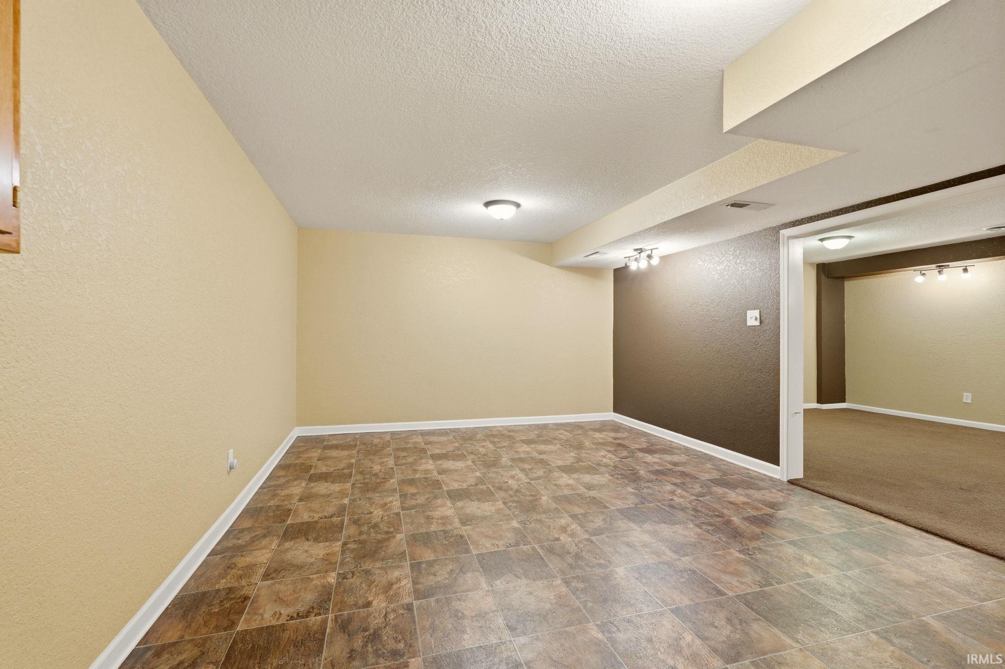 5713 Kinlock Place Fort Wayne, IN 46835 - Photo 27 of 33