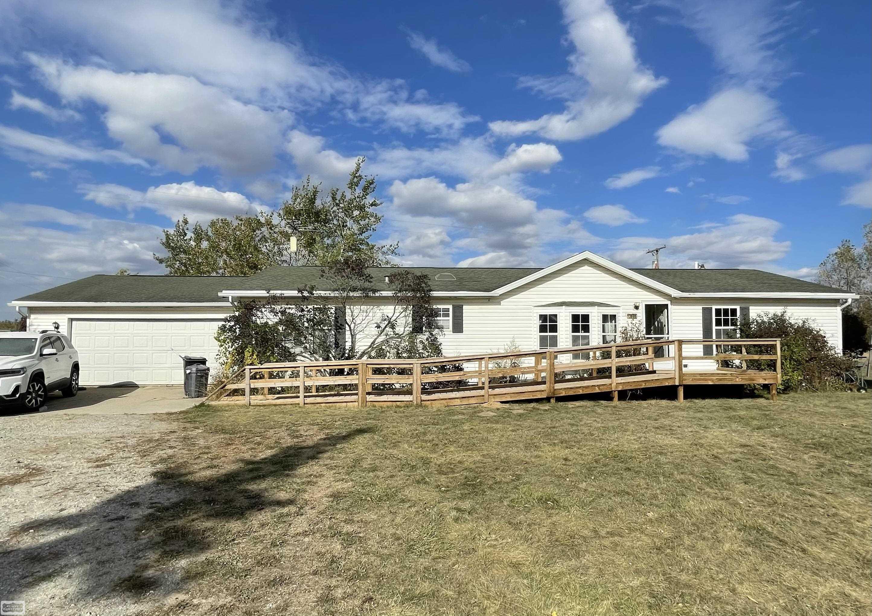 13698 Kaufman Road Capac, MI 48014 - Photo 1 of 16