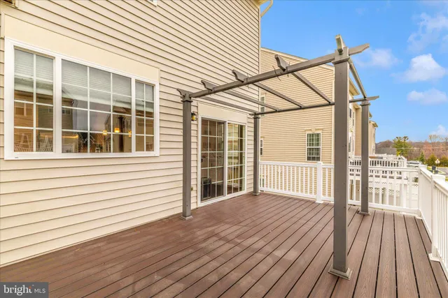 a view of a hallway with closet