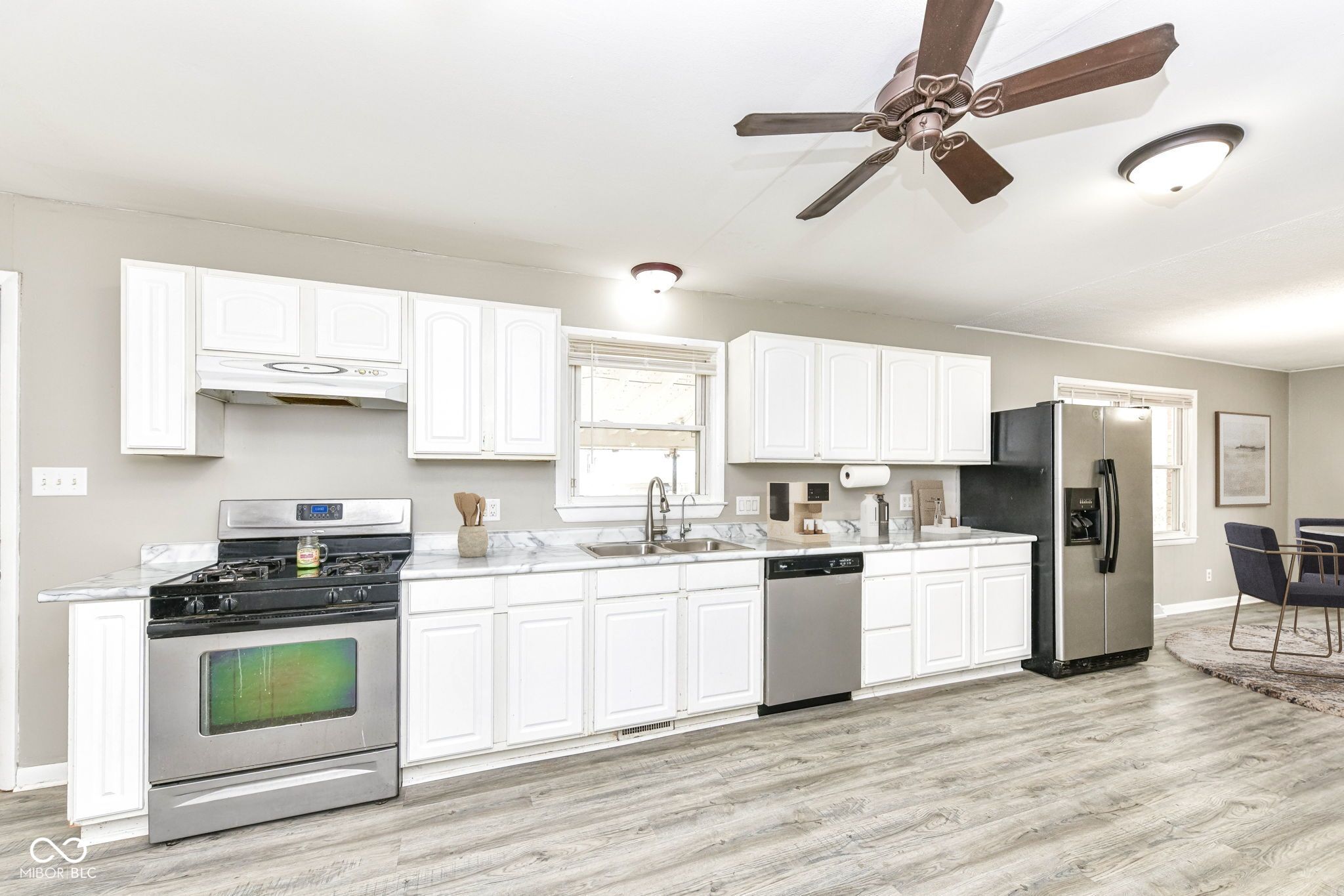 435 West Thompson Road Indianapolis, IN 46217 - Photo 8 of 37 Gallery Image 8