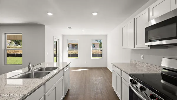 $289,900 | 228 Raulston Drive, Byram, MS 39272