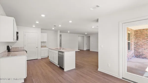 $289,900 | 228 Raulston Drive, Byram, MS 39272