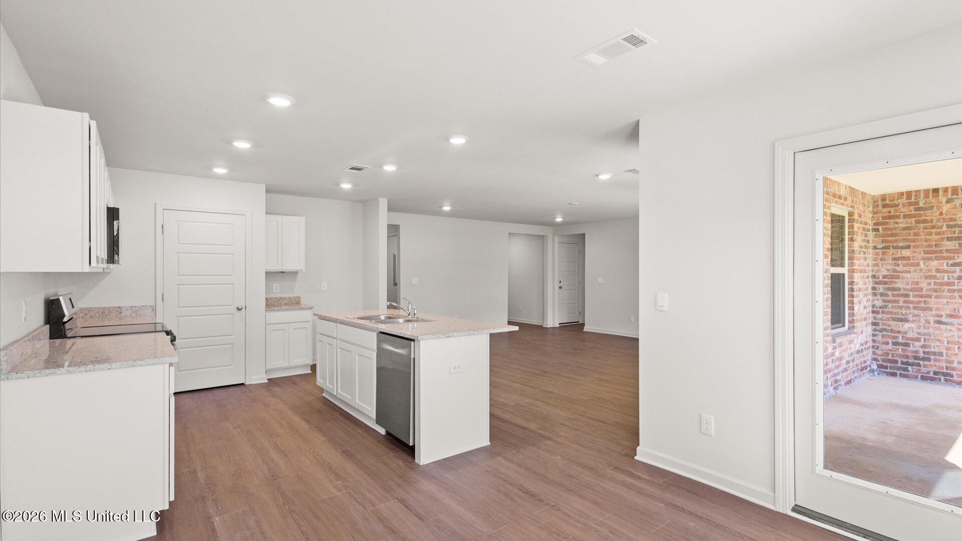 228 Raulston Drive Byram, MS 39272 - Photo 9 of 29 12-3HTP7014